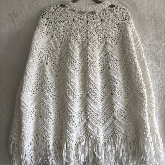 Hand Crochet Poncho Sweater Cape Silver Buttons White Boho Festival - Picture 7 of 9